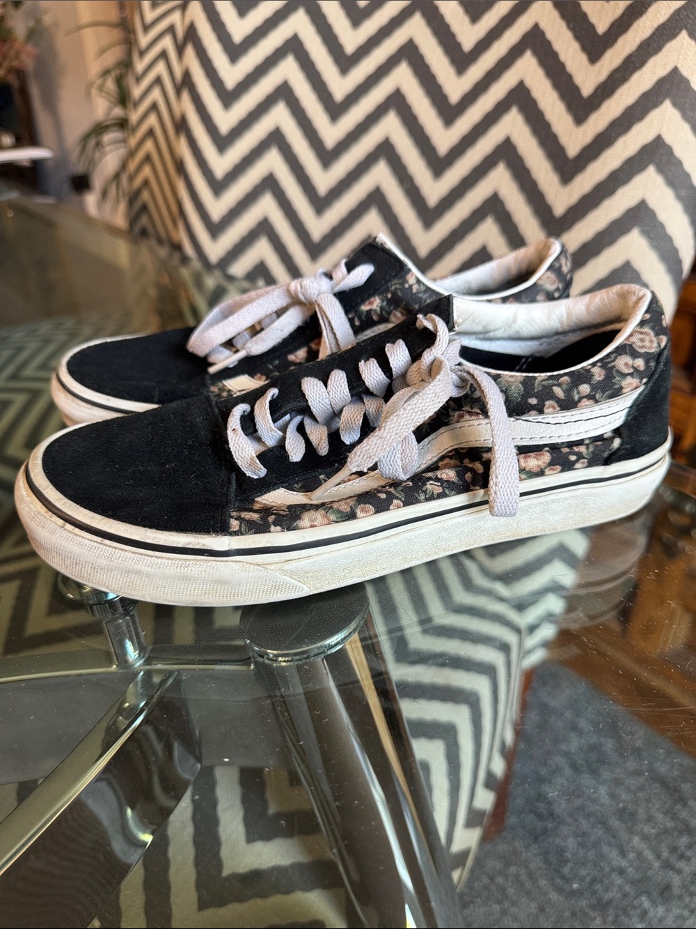 *DONATED* Vans Old Skool Black Floral Skate Shoes Women’s Size 6 - Picture 3 of 8